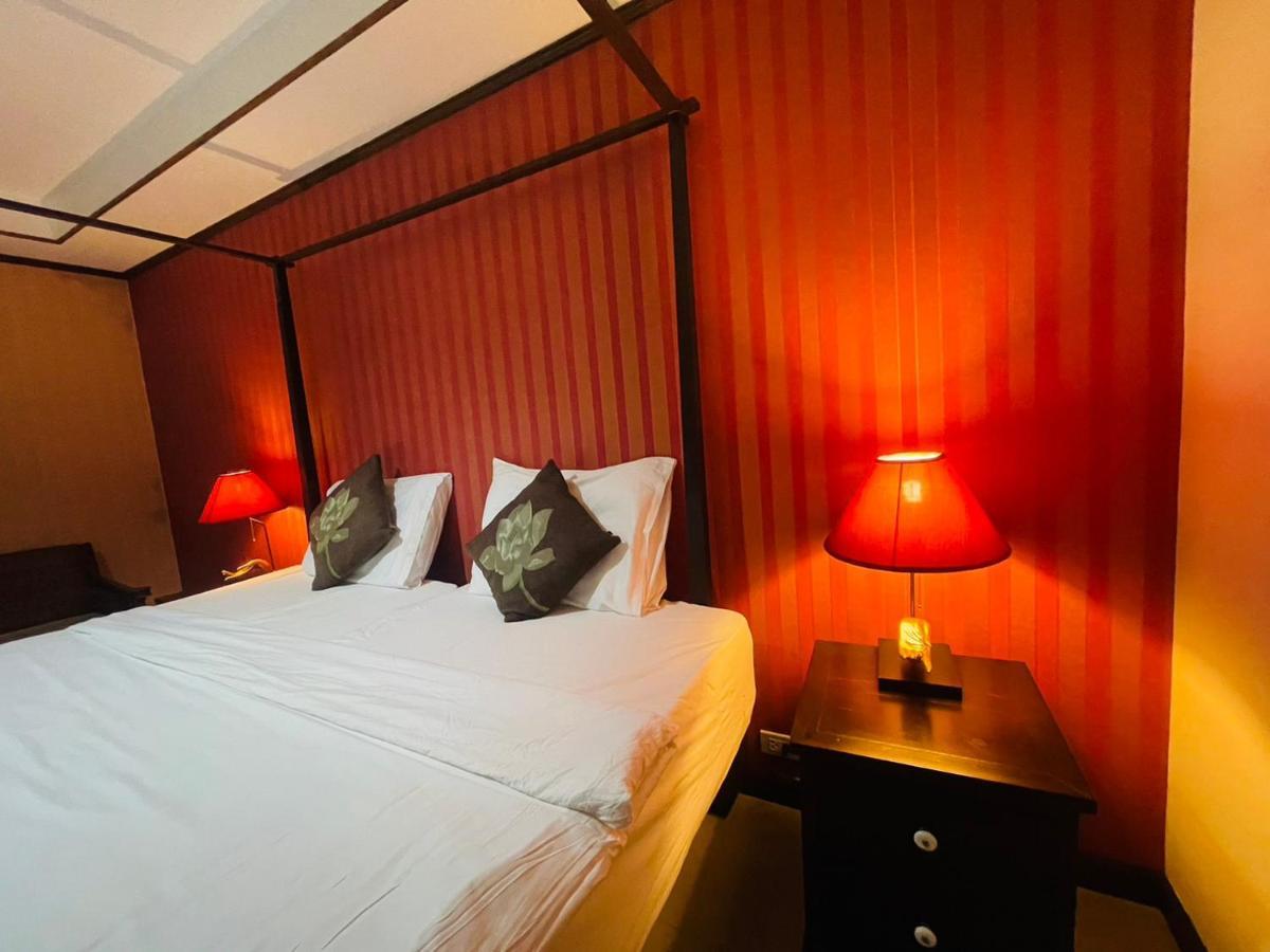 Na Thapae Chiangmai Hotel Chiang Mai Exteriör bild