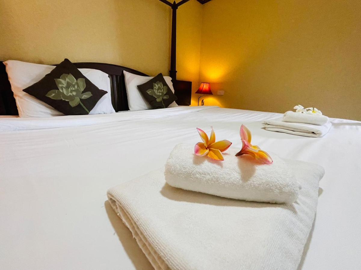 Na Thapae Chiangmai Hotel Chiang Mai Exteriör bild