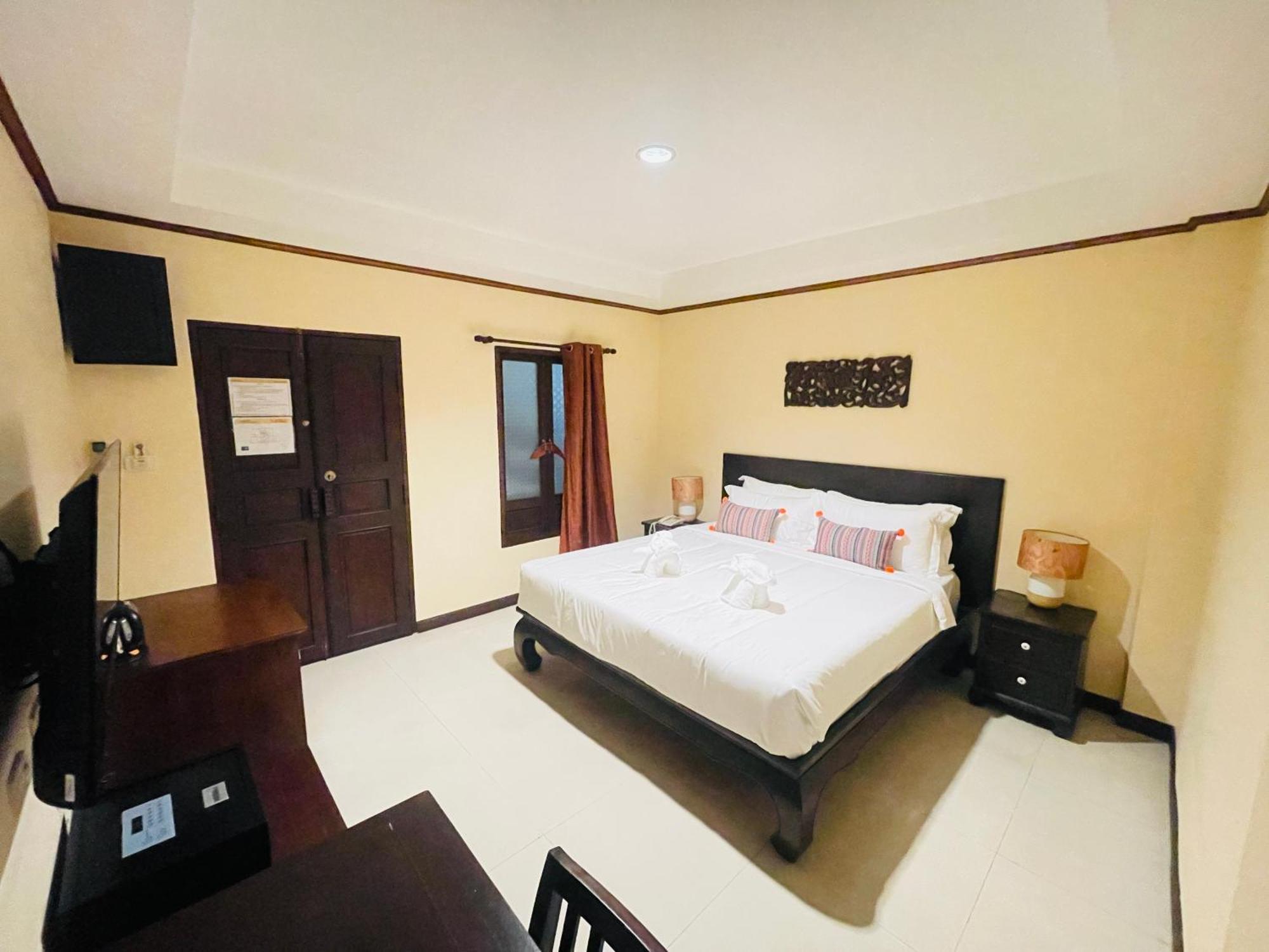 Na Thapae Chiangmai Hotel Chiang Mai Exteriör bild