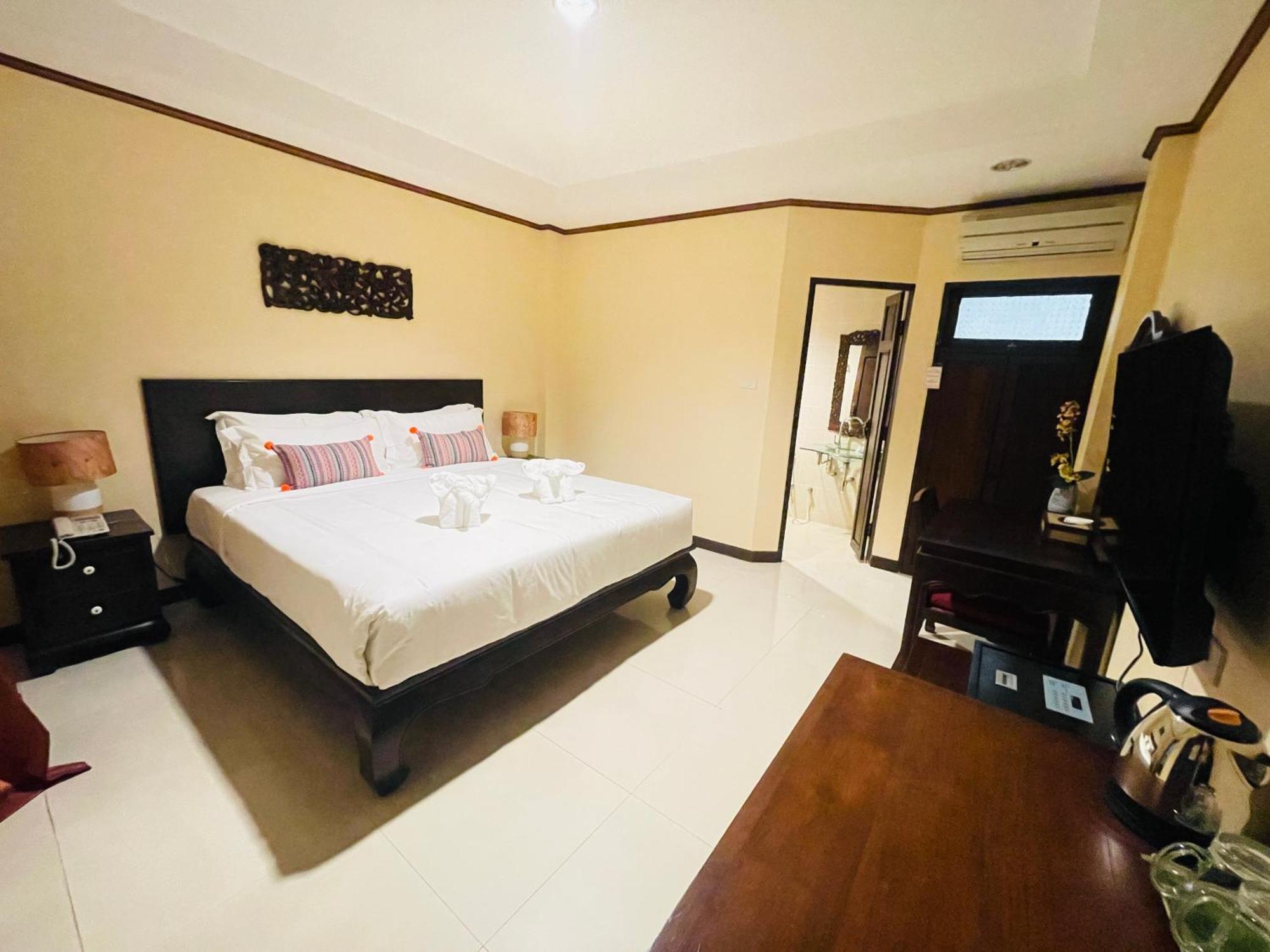 Na Thapae Chiangmai Hotel Chiang Mai Exteriör bild