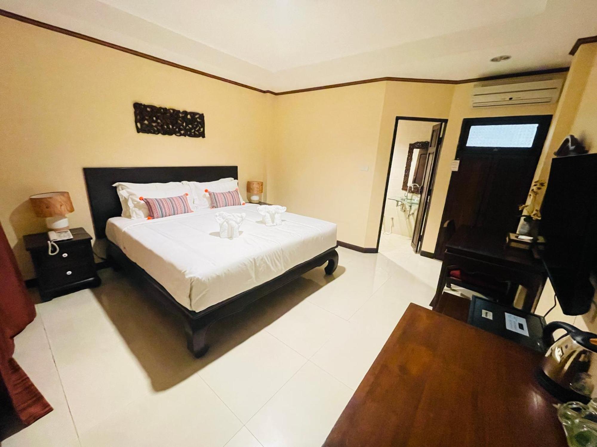 Na Thapae Chiangmai Hotel Chiang Mai Exteriör bild