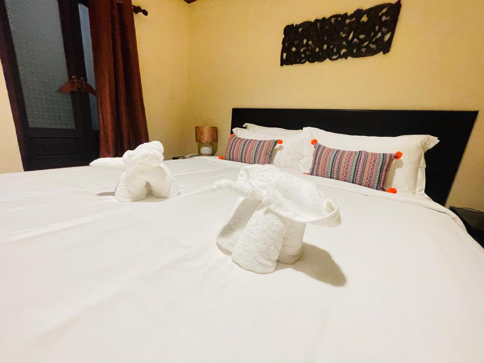 Na Thapae Chiangmai Hotel Chiang Mai Exteriör bild
