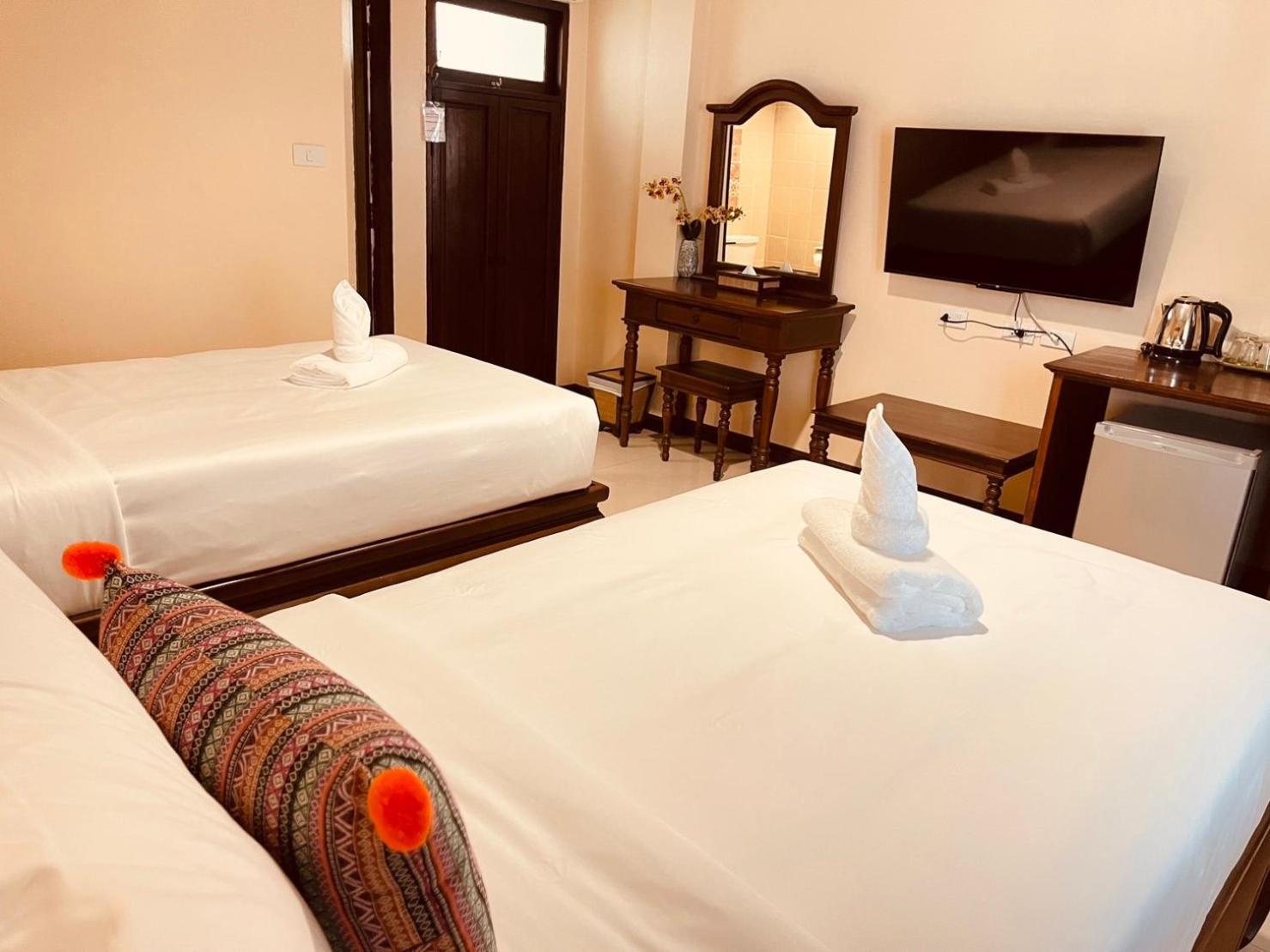 Na Thapae Chiangmai Hotel Chiang Mai Exteriör bild