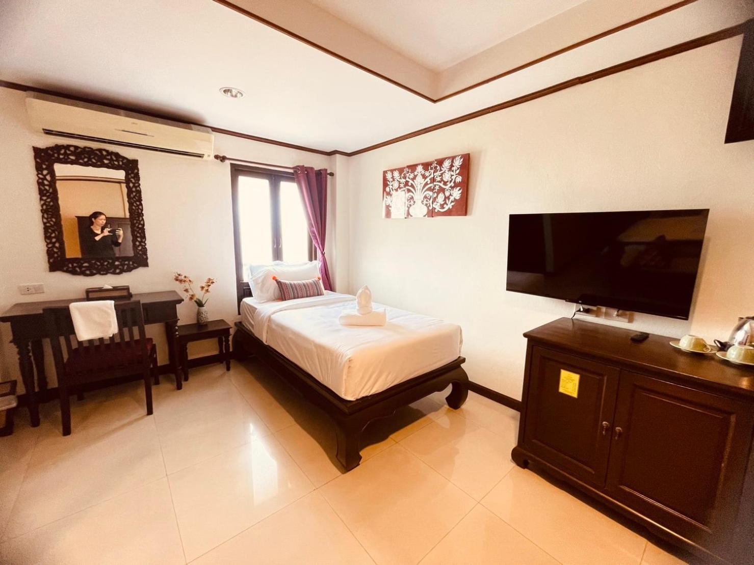 Na Thapae Chiangmai Hotel Chiang Mai Exteriör bild
