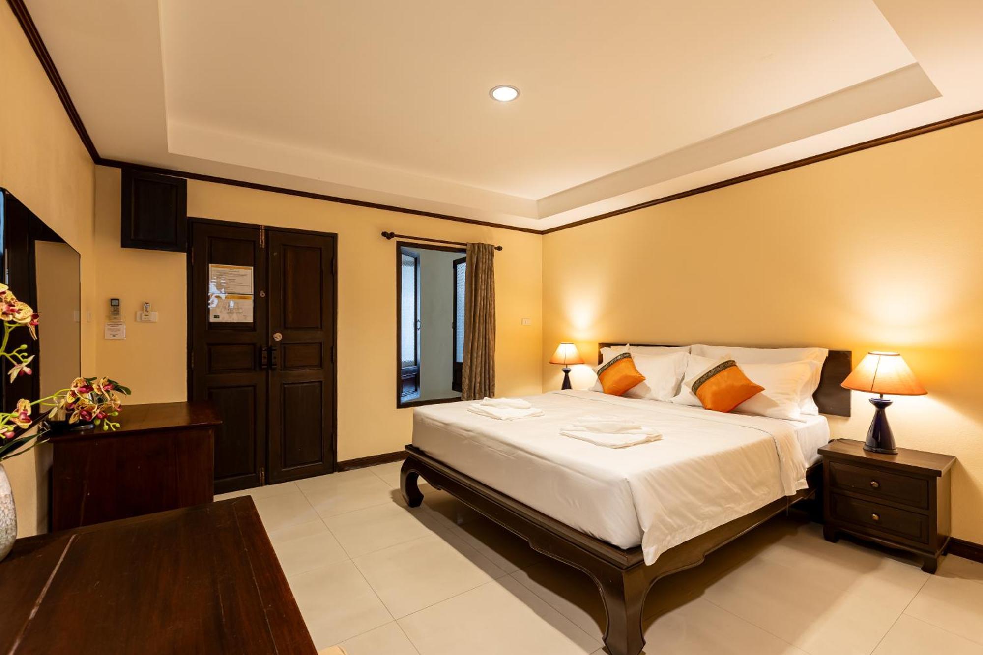 Na Thapae Chiangmai Hotel Chiang Mai Exteriör bild