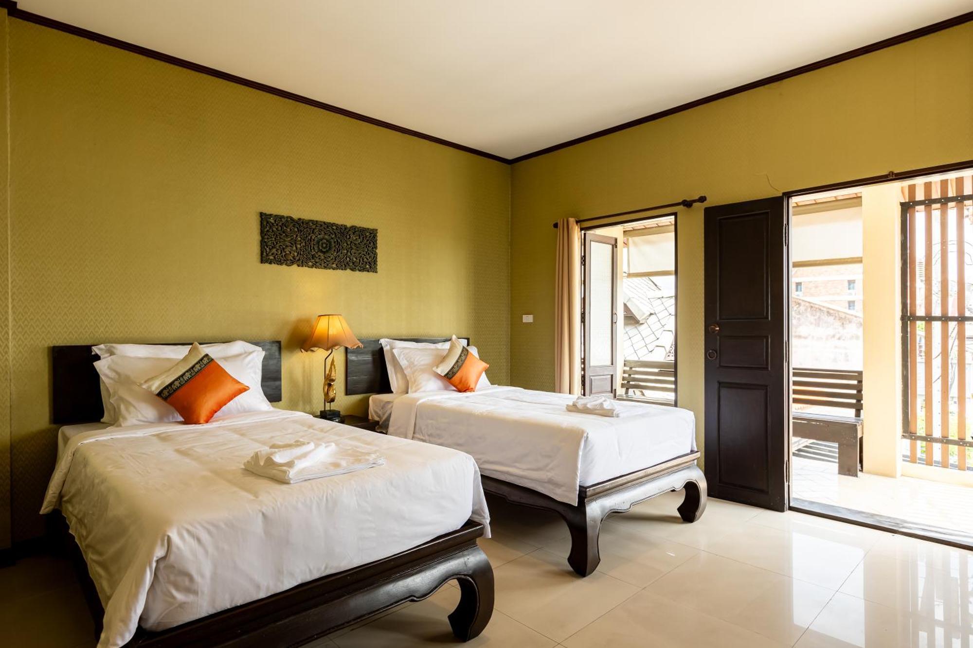 Na Thapae Chiangmai Hotel Chiang Mai Exteriör bild