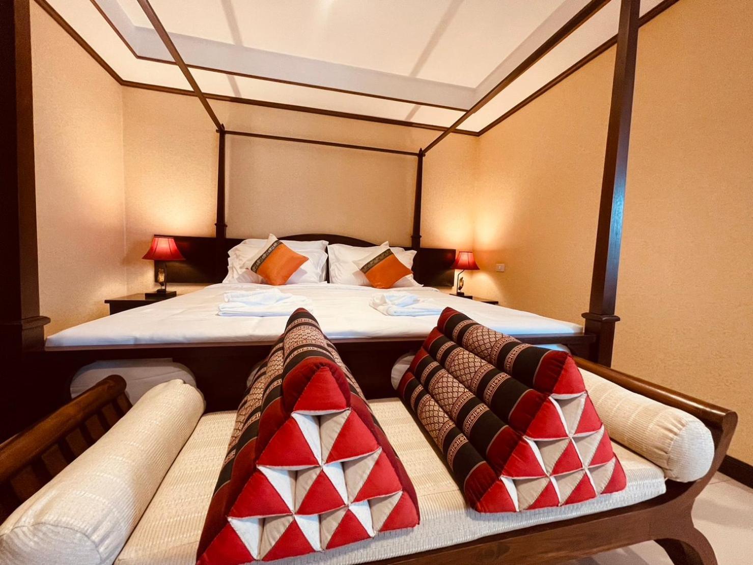 Na Thapae Chiangmai Hotel Chiang Mai Exteriör bild