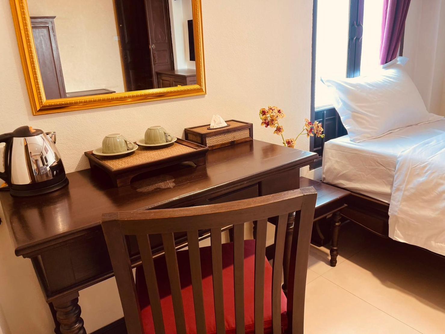 Na Thapae Chiangmai Hotel Chiang Mai Exteriör bild