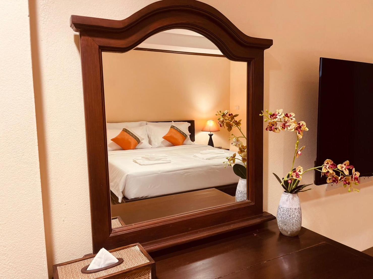 Na Thapae Chiangmai Hotel Chiang Mai Exteriör bild