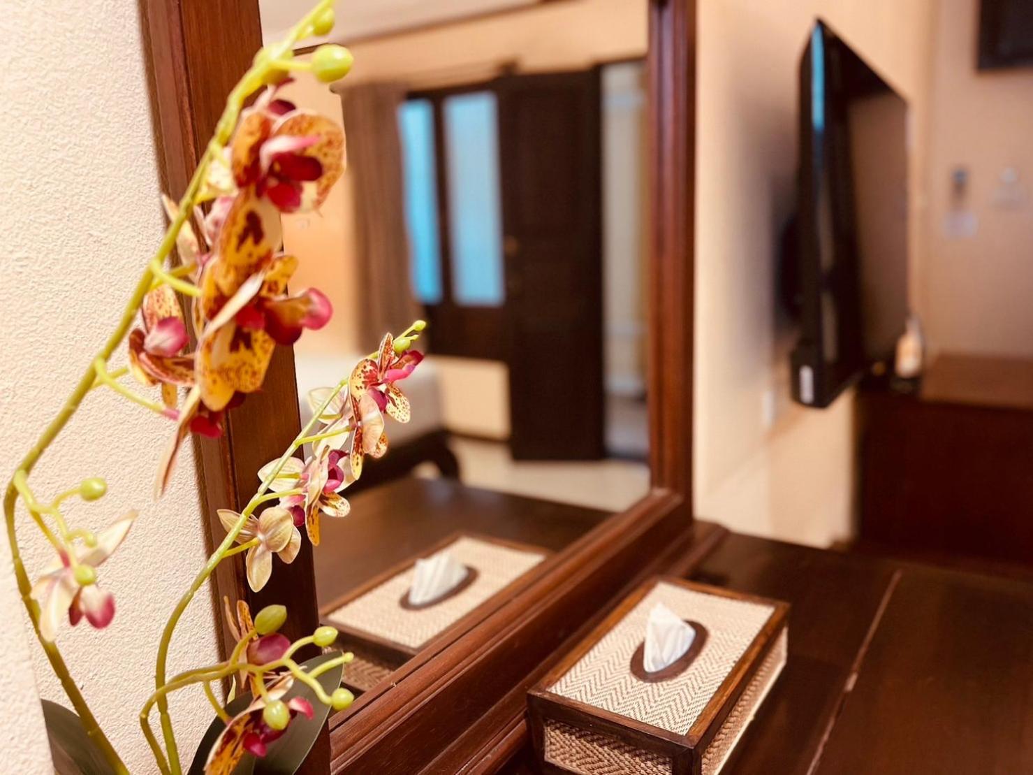 Na Thapae Chiangmai Hotel Chiang Mai Exteriör bild