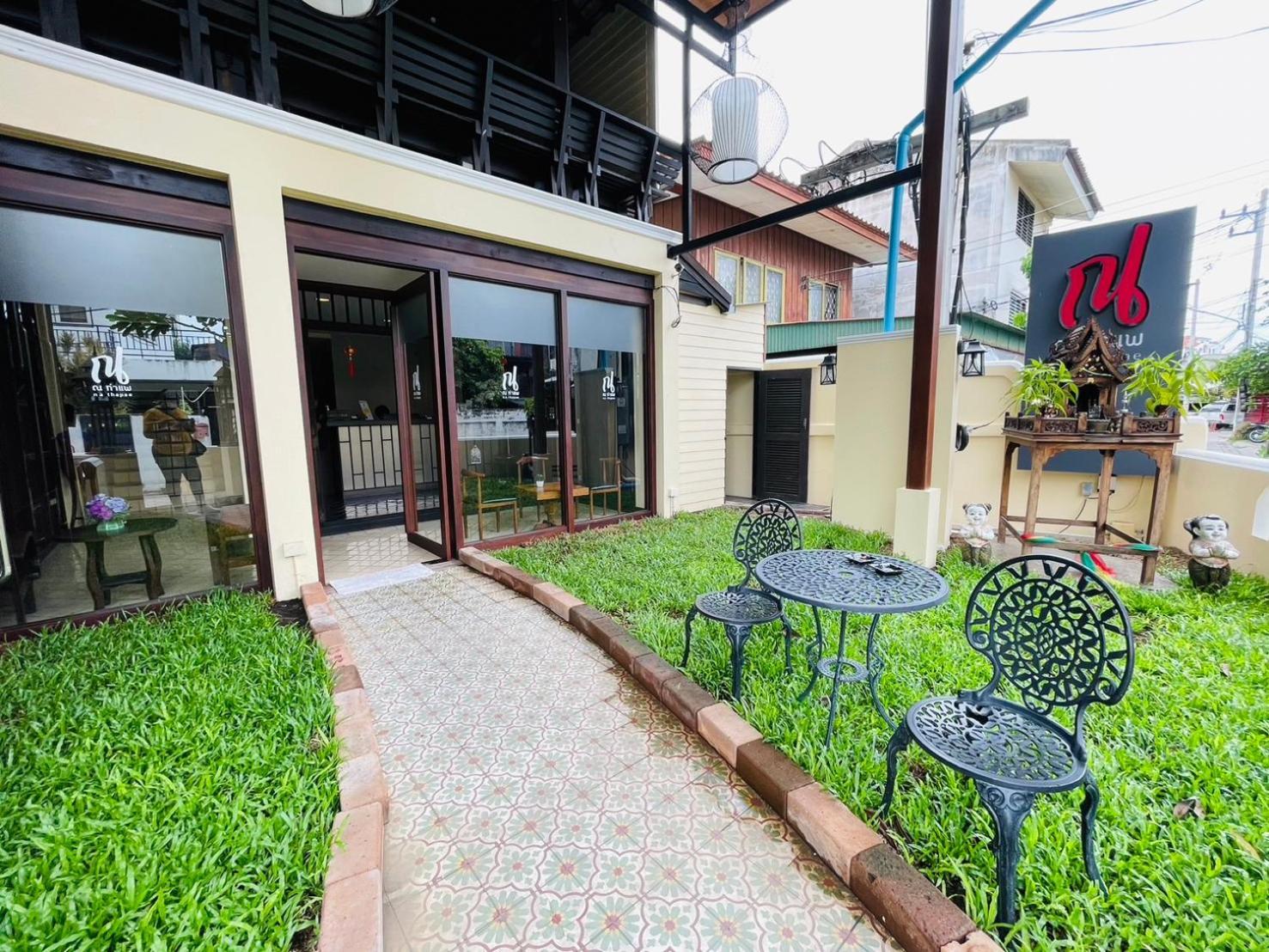 Na Thapae Chiangmai Hotel Chiang Mai Exteriör bild